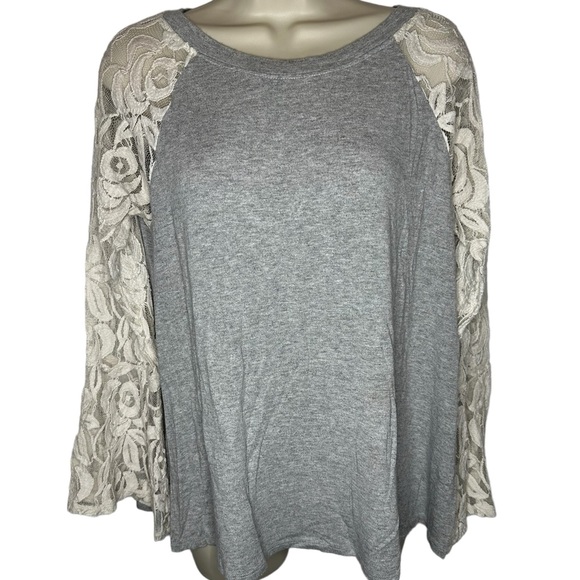 Altar'd State -Size Large Gray Lace Raglan Long Sleeve Top Like New - Picture 8 of 8